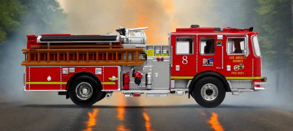 Iconic Replicas 1/64 KME Predator Fire Engine LACFD - Engine 8 64