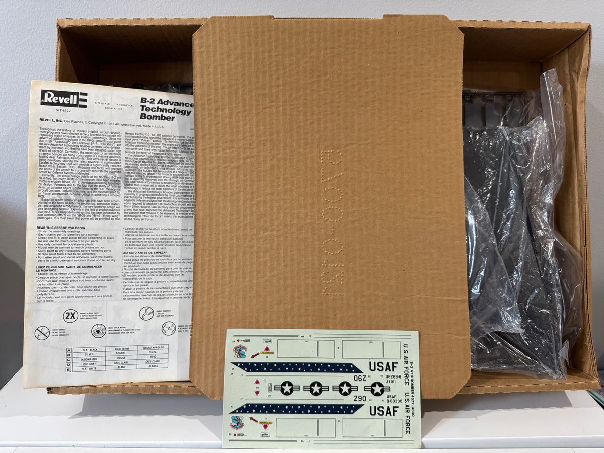 Revell 1/72 B-2 Advanced Technology Bomber RMX4577C OPEN BOX