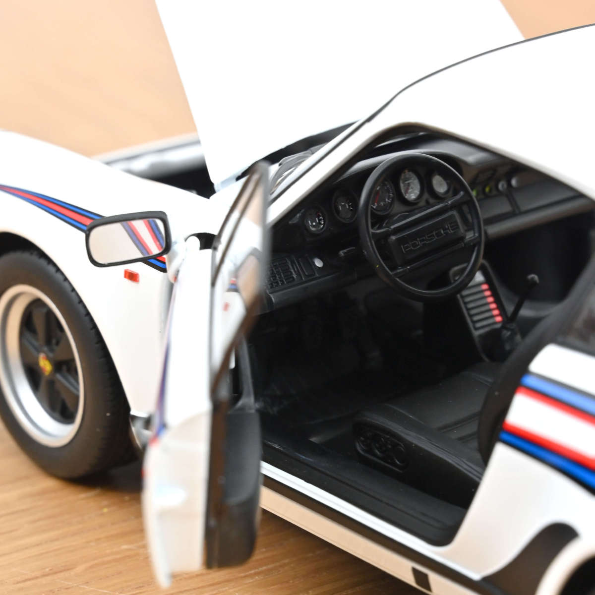 Norev 1/18 Porsche 911 (930) Turbo 3.3 1980 White 187668