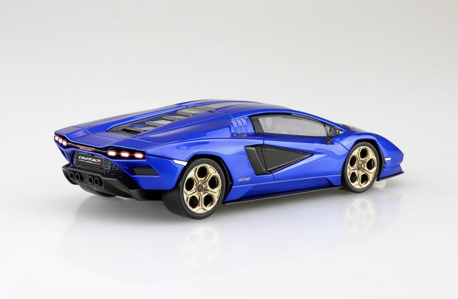 Aoshima Snap Kit 1/32 Lamborghini Countach LPI 800-4 Blue 19-F