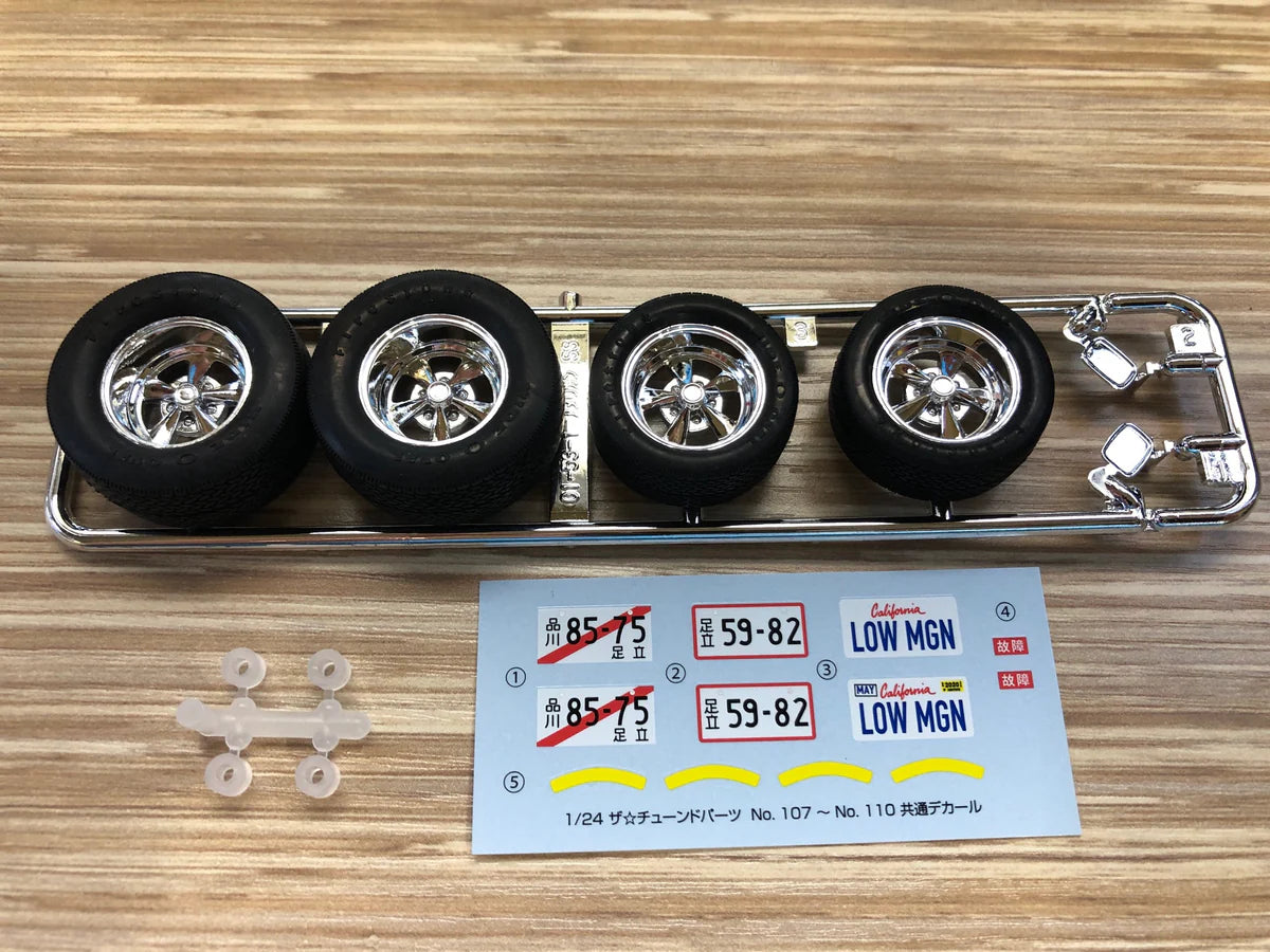 Aoshima 1/24 Rim & Tire Set (107) American SS 15