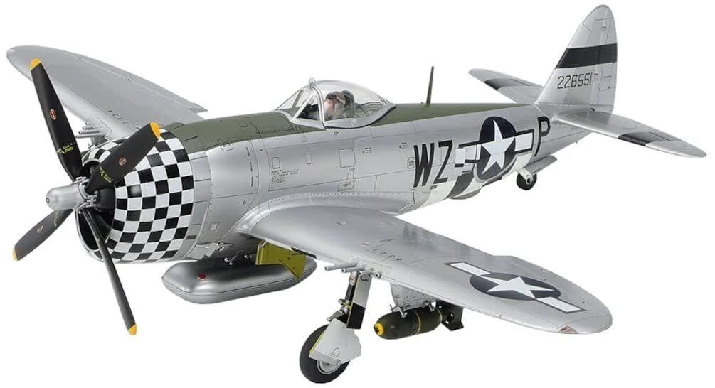 Tamiya 1/48 US P-47D Thunderbolt Bubbletop w/ 1/4t 4x4 Light
