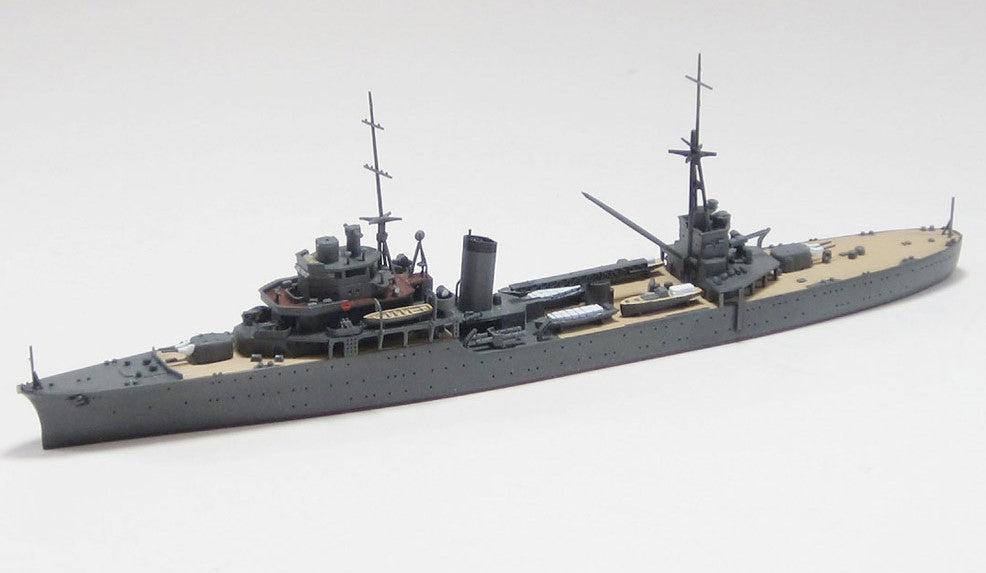 Aoshima 1/700 Japanese Light Cruiser Katori 04541 – Burbank's