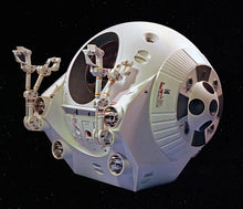 Load image into Gallery viewer, Moebius 1/8 2001 : A Space Odyssey EVA Pod Plastic Kit 2001-4