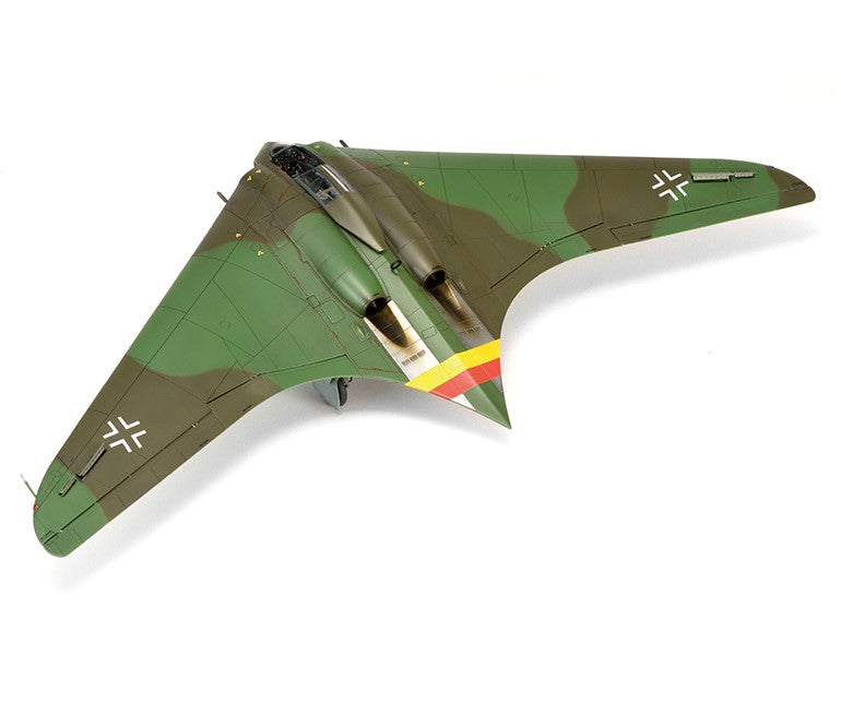 Zoukei-Mura 1/48 German Horten Ho229 Flying Wing Fighter SWS-3
