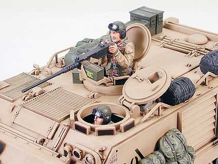 1/35 SCALE U.S. M113A2 ARMORED PERSONNEL CARRIER DESERT VERSION