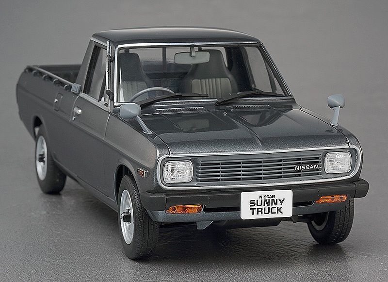 Hasegawa 1/24 Nissan Sunny Truck Long Body Deluxe Late Version