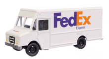 Load image into Gallery viewer, Walthers 1/87 HO Morgan Olson® Route Star Van Delivery FedEx 12103