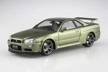Load image into Gallery viewer, Aoshima 1/24 Prepainted Nissan Skyline GT-R BNR34 V-spec II Nur '00 06559