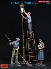 Load image into Gallery viewer, Miniart 1/35 Street Workers 1930-40s 38081'