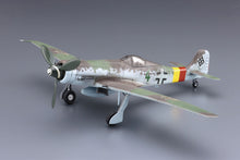 Load image into Gallery viewer, Aoshima 1/72 German Focke-Wulf Ta-152H-0 90508