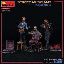 Load image into Gallery viewer, Miniart 1/35 Street Musicians 1930-40s 38078
