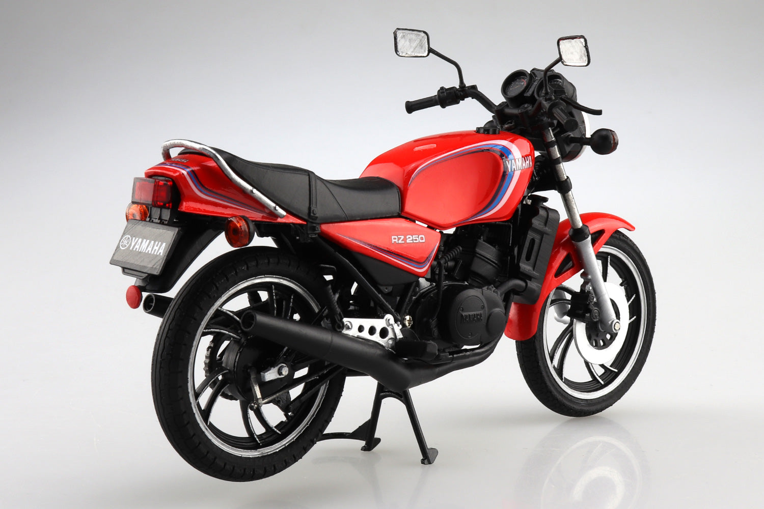 Aoshima 1/12 Yamaha RZ250 YSP Color DIECAST 110430' – Burbank's