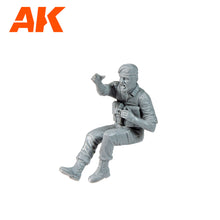 Load image into Gallery viewer, AK Interactive 1/35 Technical Riders AK35017