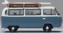 Load image into Gallery viewer, Oxford 1/120 VW T2 Bus/Surfboards Fiord Blue/Arcona 120VW003