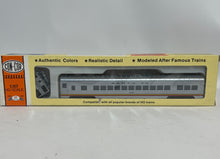 Load image into Gallery viewer, Con Cor HO 72' Pass Car Kit Santa Fe Coach 0001-000910