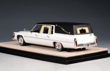 Load image into Gallery viewer, Stamp 1/43 1980 Cadillac Superior Hearse White 80802