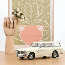 Load image into Gallery viewer, Norev 1/18 Volvo Amazon Break 1968 Pearl White 188750