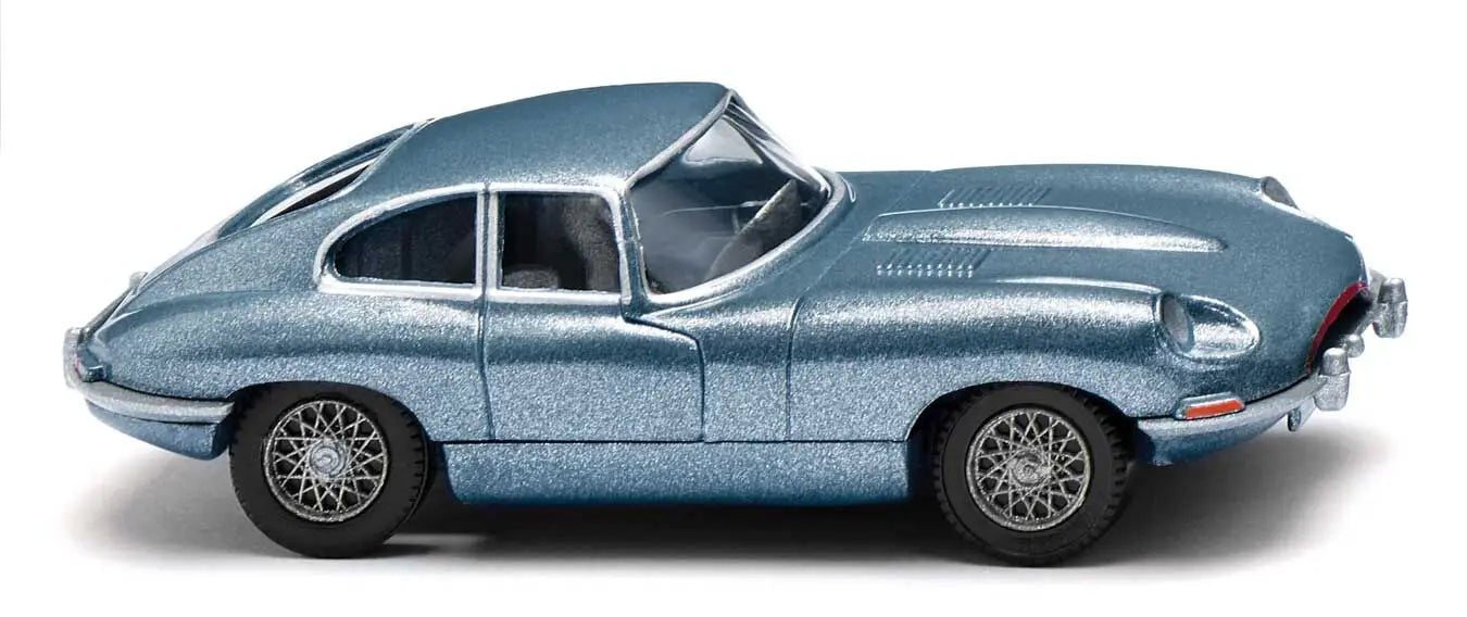 1961 Jaguar E Type Coupé Bleu - 1-18 Bburago 12044 BL - Passion Diecast