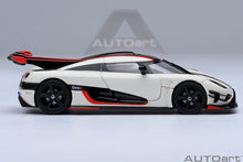 Load image into Gallery viewer, AUTOart 1/64 Koenigsegg ONE:1 (Pebble White/ Carbon Fiber) 20041