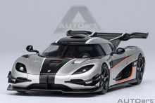 Load image into Gallery viewer, AUTOart 1/64 Koenigsegg ONE:1 (Moon Grey/ Carbon Fiber) 20042