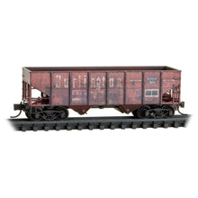 Load image into Gallery viewer, Micro-Trains N CB&amp;Q 33&#39; Rib Side 2-Bay Hoppers Weathered 2-Pack 983 05 089