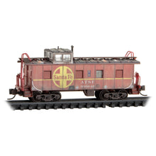 Load image into Gallery viewer, Micro-Trains N ATSF Caboose 36&#39; Riveted Steel Cabooses Weathered 3-Pack 983 02 259