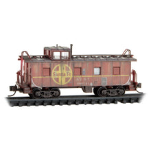 Load image into Gallery viewer, Micro-Trains N ATSF Caboose 36&#39; Riveted Steel Cabooses Weathered 3-Pack 983 02 259