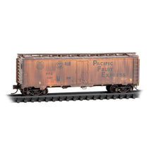 Load image into Gallery viewer, Micro-Trains MTL N PFE 40' Steel Ice Reefers Weathered 2-Pack 983 05 098 SALE