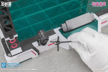 Load image into Gallery viewer, SoSkill Hatsune Miku "Sing For The Future" Plastic Model Kit MIKU01'