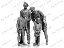 Load image into Gallery viewer, ICM 1/35 French WWII Tank Crew 35647