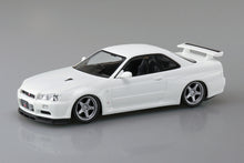 Load image into Gallery viewer, Aoshima Snap Kit 1/32 Nissan Skyline GT-R R34 Pearl White Custom Wheel 12CU-WP 20277
