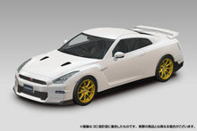 Load image into Gallery viewer, Aoshima Snap Kit 1/32 Nissan Skyline GT-R R35 Ultimate Metal Silver #03-UM 06547