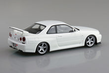 Load image into Gallery viewer, Aoshima Snap Kit 1/32 Nissan Skyline GT-R R34 Pearl White Custom Wheel 12CU-WP 20277