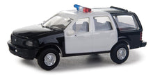 Load image into Gallery viewer, Walthers 1/87 HO Ford Expedition Special Service Vehicle (SSV) w/ decal 949-12041