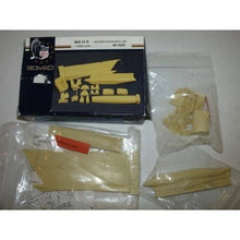 Load image into Gallery viewer, Vintage OEZ ZSE #1 1/48 MiG-21 MF /bis/SMT KP4801C with Extras OPEN BOX