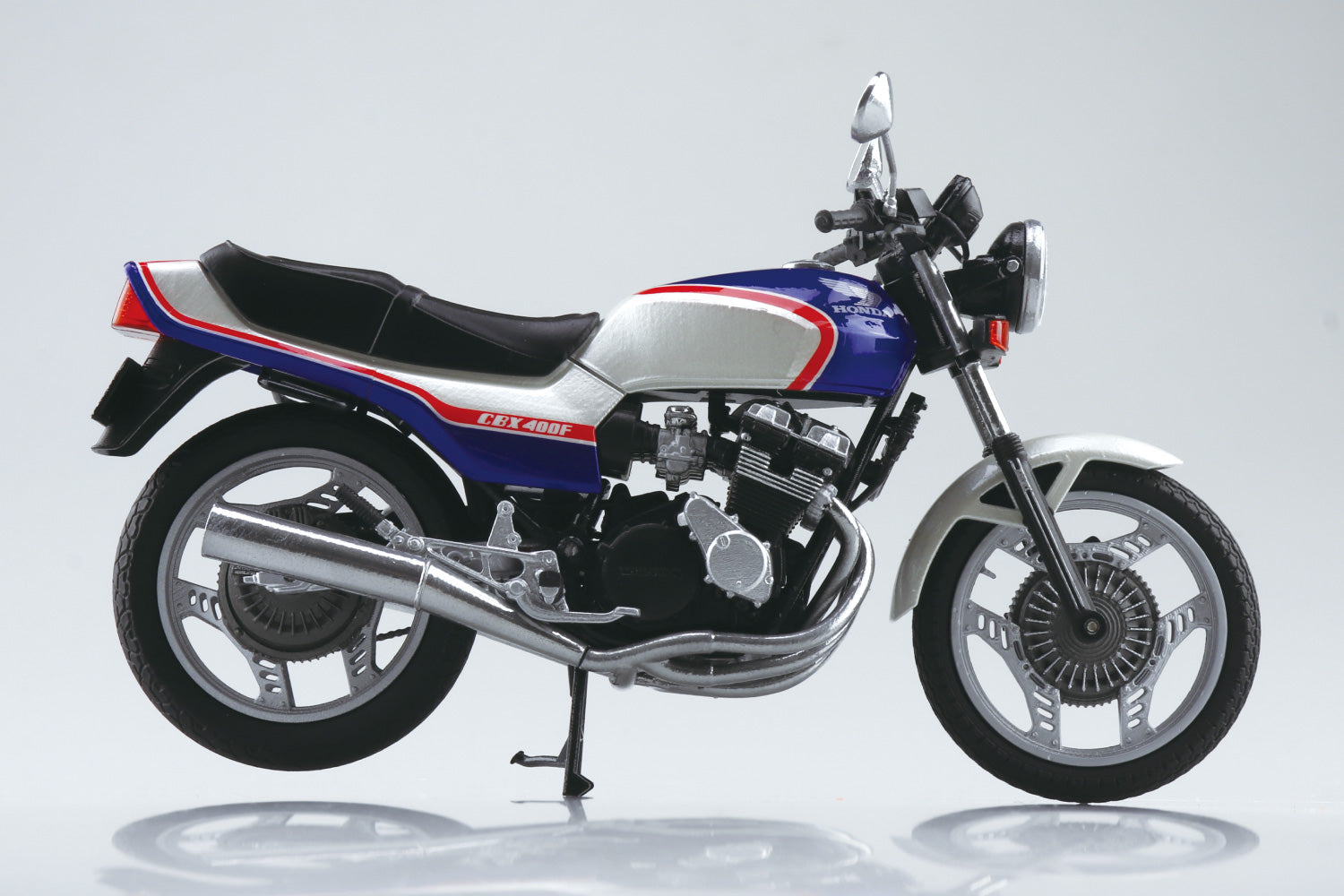 Aoshima 1/12 Honda CBX400F Pearl/Candy Blue DIECAST 11159