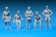 Load image into Gallery viewer, Miniart 1/35 Italian Tank Crew w/ Resin Heads 35500