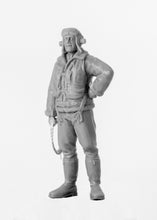 Load image into Gallery viewer, ICM 1/32 British RAF Pilots 1939/45 3 Figures 32105