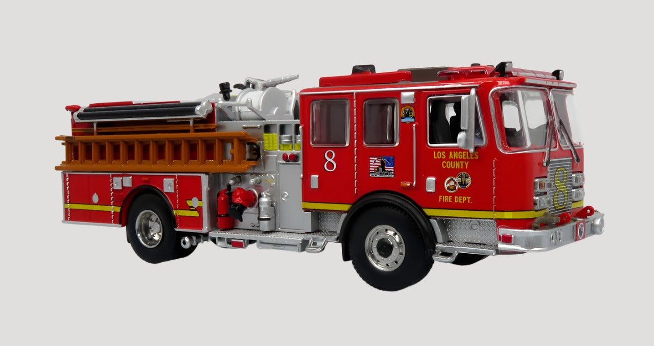 Iconic Replicas 1/64 KME Predator Fire Engine LACFD - Engine 8 64