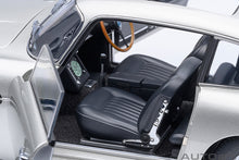 Load image into Gallery viewer, AUTOart 1/18 Aston Martin DB5 "Goldfinger" w/Weapons Silver 70296