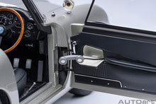 Load image into Gallery viewer, AUTOart 1/18 Aston Martin DB5 "Goldfinger" w/Weapons Silver 70296