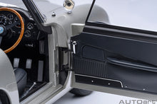 Load image into Gallery viewer, AUTOart 1/18 Aston Martin DB5 "Goldfinger" w/Weapons Silver 70296