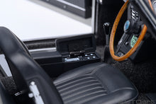 Load image into Gallery viewer, AUTOart 1/18 Aston Martin DB5 "Goldfinger" w/Weapons Silver 70296