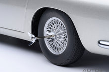 Load image into Gallery viewer, AUTOart 1/18 Aston Martin DB5 "Goldfinger" w/Weapons Silver 70296