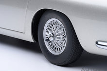 Load image into Gallery viewer, AUTOart 1/18 Aston Martin DB5 "Goldfinger" w/Weapons Silver 70296