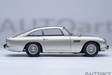 Load image into Gallery viewer, AUTOart 1/18 Aston Martin DB5 "Goldfinger" w/Weapons Silver 70296