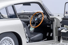 Load image into Gallery viewer, AUTOart 1/18 Aston Martin DB5 "Goldfinger" w/Weapons Silver 70296