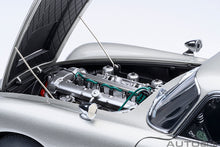 Load image into Gallery viewer, AUTOart 1/18 Aston Martin DB5 "Goldfinger" w/Weapons Silver 70296