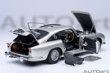 Load image into Gallery viewer, AUTOart 1/18 Aston Martin DB5 "Goldfinger" w/Weapons Silver 70296